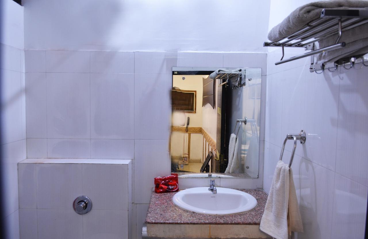 Oyo 5884 Amante Hotell Chandīgarh Eksteriør bilde