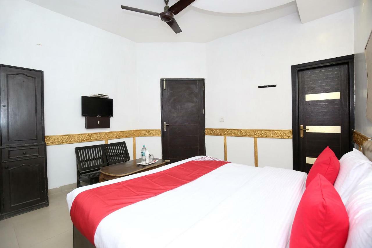 Oyo 5884 Amante Hotell Chandīgarh Eksteriør bilde